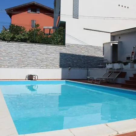 Garda Fantasy Green Jacuzzi Sauna Piscina Desenzano del Garda Exterior foto
