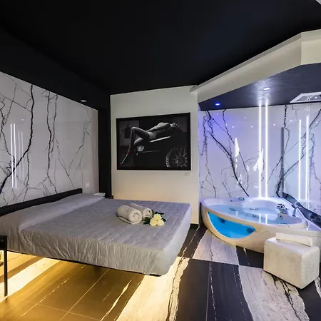 Garda Fantasy Green Jacuzzi Sauna Piscina Desenzano del Garda Exterior foto