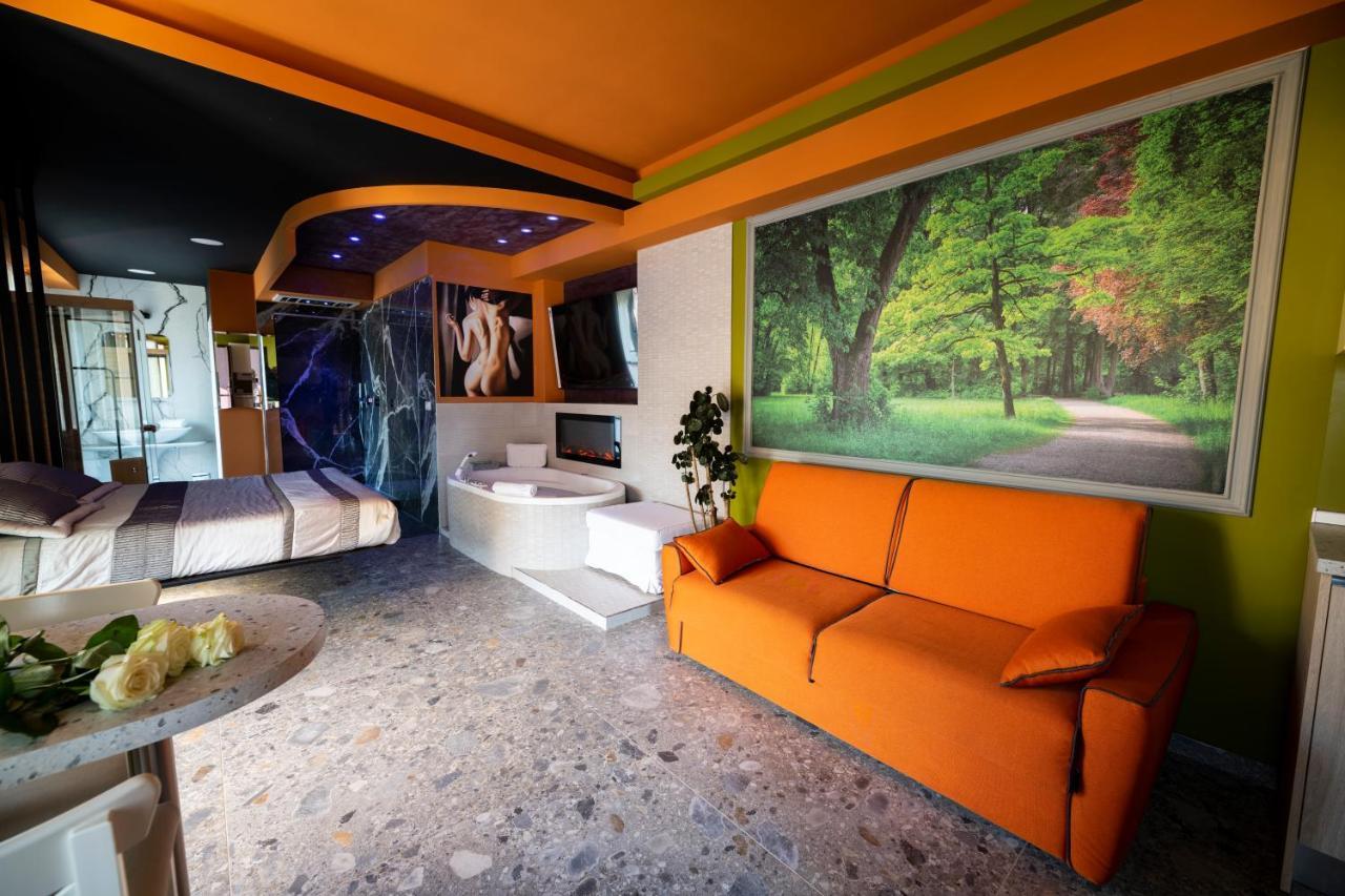 Apartment Garda Fantasy Jacuzzi Sauna Piscina *