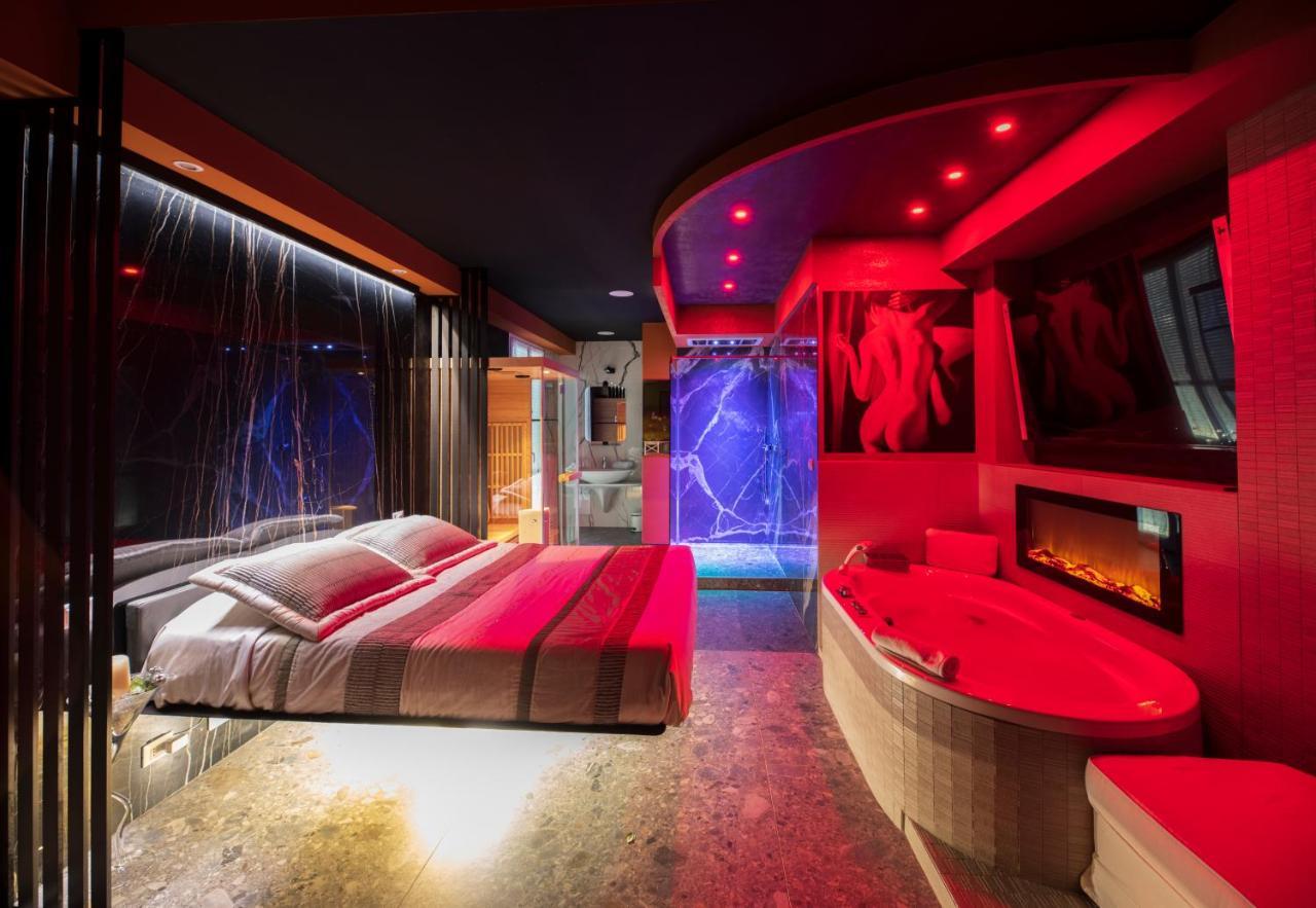 Garda Fantasy Jacuzzi Sauna Piscina Appartement Desenzano del Garda
