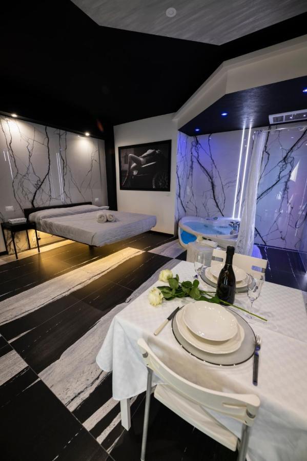 Garda Fantasy Jacuzzi Sauna Piscina Appartement *