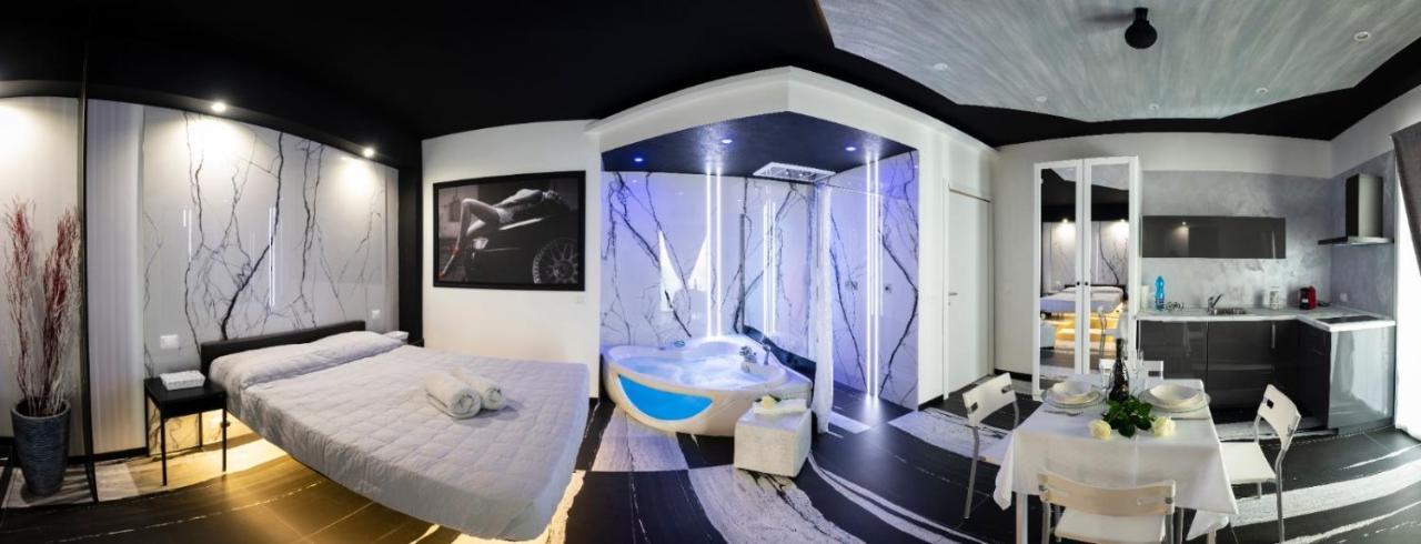 Appartement Garda Fantasy Jacuzzi Sauna Piscina *