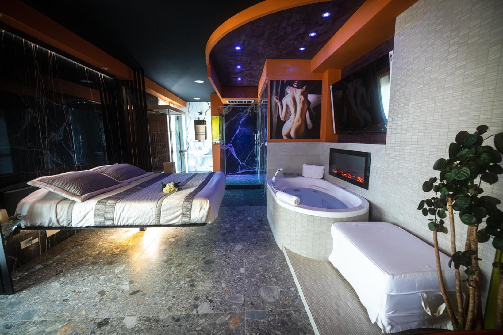 Appartement Garda Fantasy Jacuzzi Sauna Piscina *