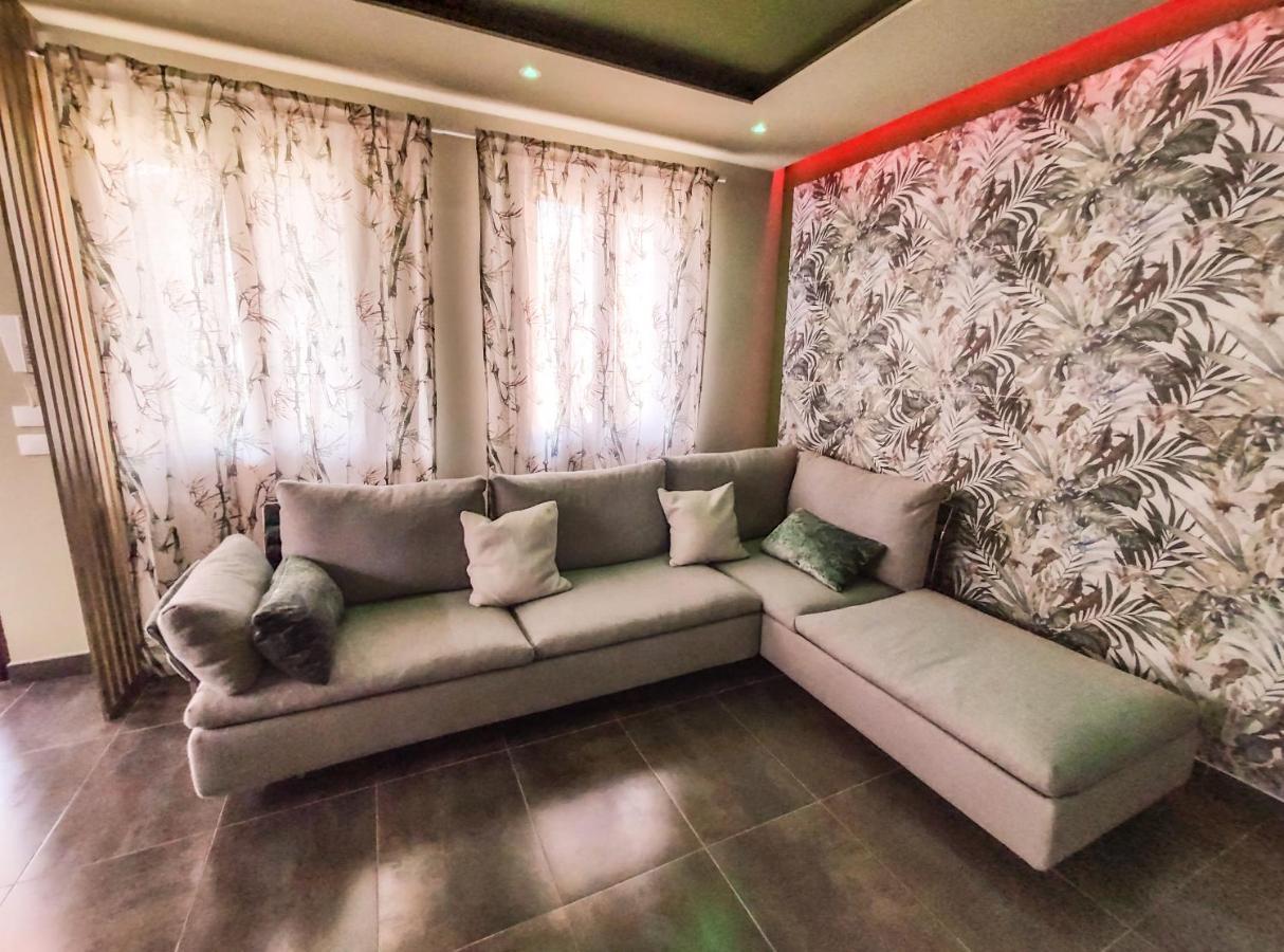 Apartment Garda Fantasy Jacuzzi Sauna Piscina Desenzano del Garda