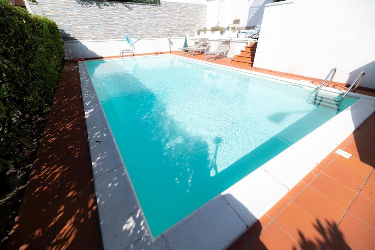 Garda Fantasy Jacuzzi Sauna Piscina
