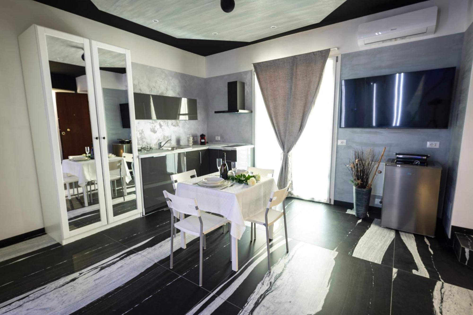 Garda Fantasy Jacuzzi Sauna Piscina Apartment Desenzano del Garda