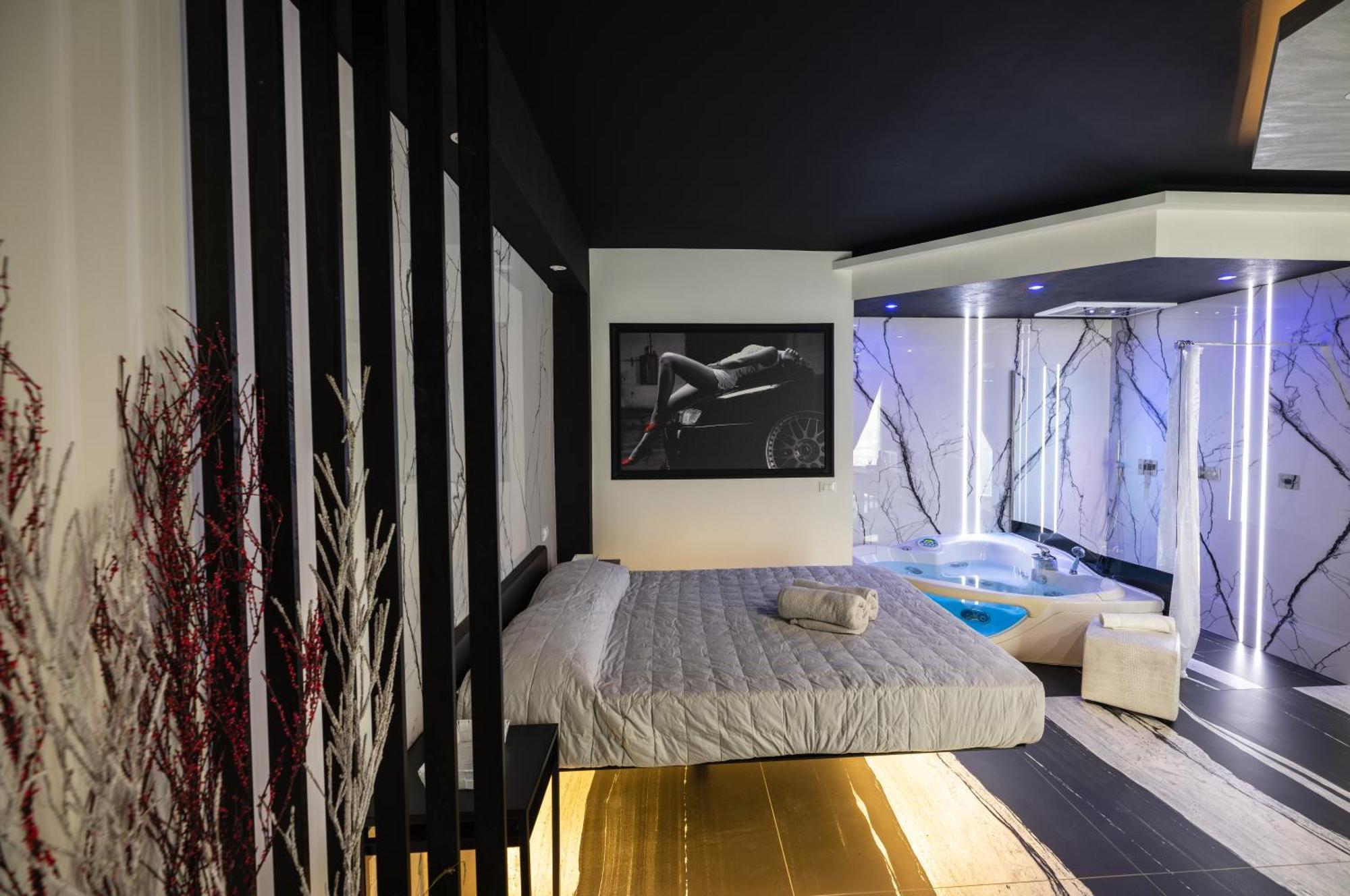Garda Fantasy Jacuzzi Sauna Piscina Apartment